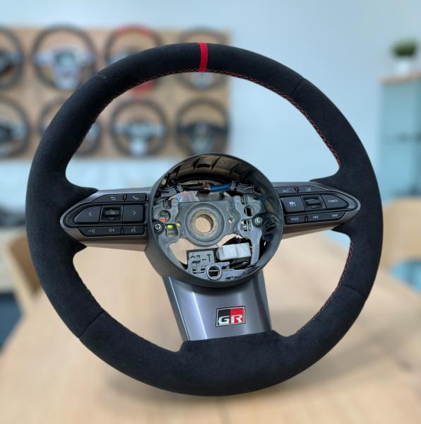 Toyota Yaris GR GXPA16R Alcantara Lenkrad